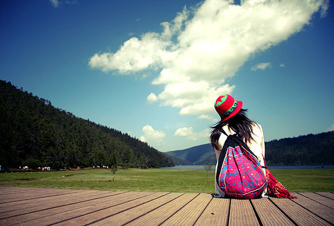 我会带着爱远远的离开_意境唯美的非主流女生QQ空间图片