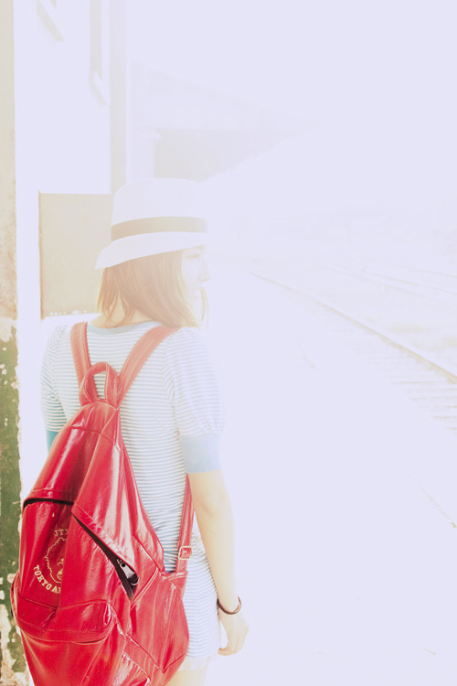 我会带着爱远远的离开_意境唯美的非主流女生QQ空间图片