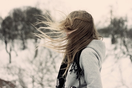 摇曳在午夜里的霓虹_唯美小窝雪景QQ空间图片素材