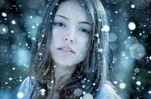 摇曳在午夜里的霓虹_唯美小窝雪景QQ空间图片素材