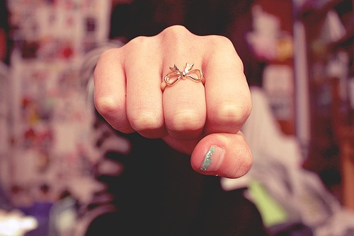 爱情让我恍惚_2011情人节戒指非主流QQ空间图片素材