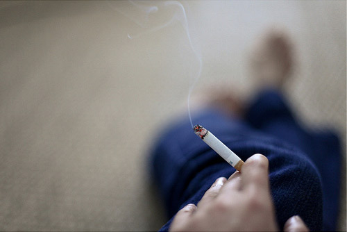 光鲜亮丽掩饰不了伤痕_个性唯美的非主流意境QQ空间图片素材