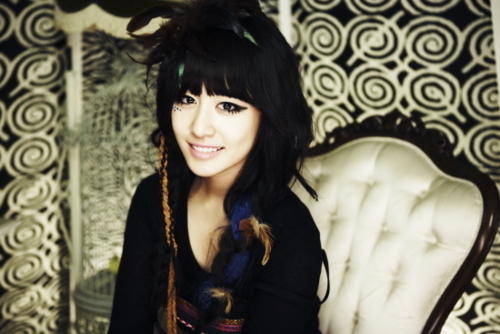 光鲜亮丽掩饰不了伤痕_个性唯美的非主流意境QQ空间图片素材