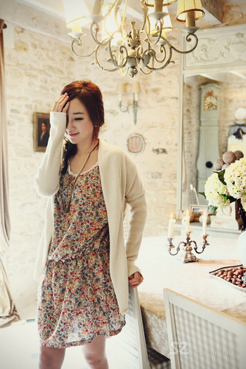 用情越深的人为何心越冷_甜美温柔的成熟女生QQ空间图片素材