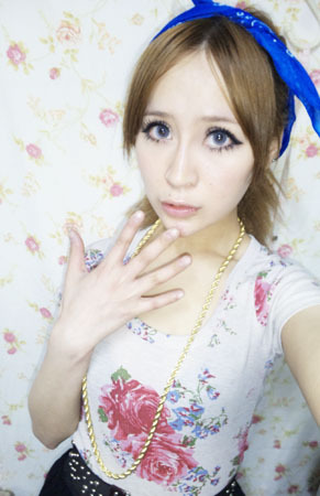 如今只能无奈的生活着_可爱唯美的田园风情女生QQ空间图片