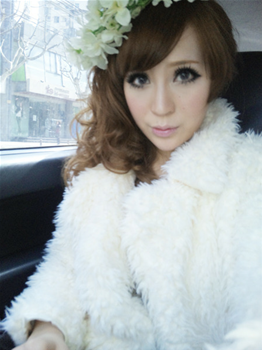 如今只能无奈的生活着_可爱唯美的田园风情女生QQ空间图片