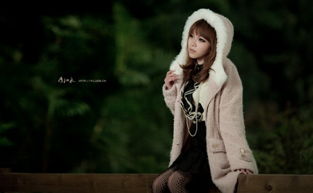 也许我会忘记你的侧脸_暗色调时尚女生非主流QQ空间装扮素材