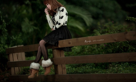 也许我会忘记你的侧脸_暗色调时尚女生非主流QQ空间装扮素材