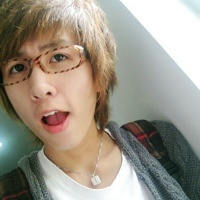 我的坚强只是曾经_沉醉爱情的非主流男女QQ头像