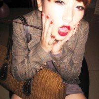 QQ空间伤感女生头像_www.qqtn.comt