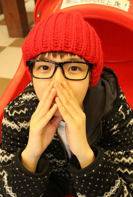 喜庆又时尚的男生图片3