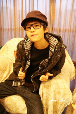 喜庆又时尚的男生图片8