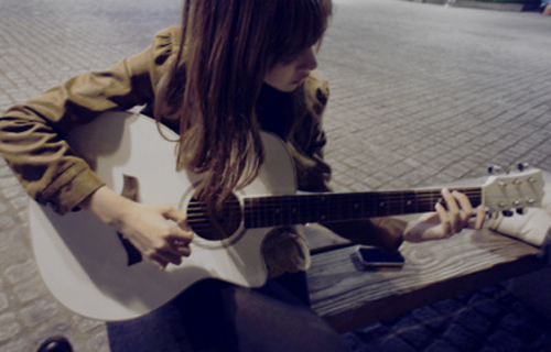 一个人独唱寂寞_潇洒个性的非主流意境QQ空间图片素材