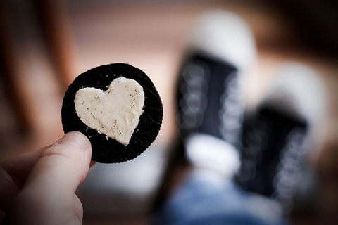 一个人独唱寂寞_潇洒个性的非主流意境QQ空间图片素材