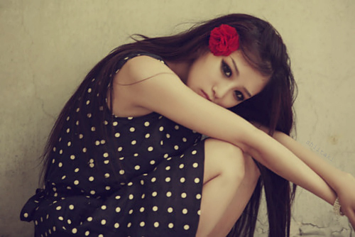 幸福要靠自己去珍惜_时尚美丽的非主流女生QQ空间图片