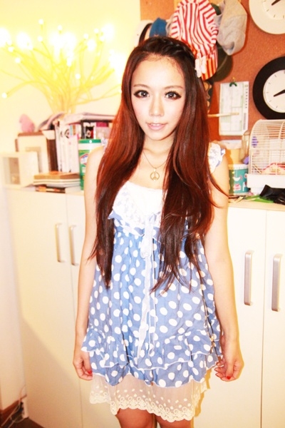 选择沉默比选择坦白要痛得多_时尚QQ空间女生图片