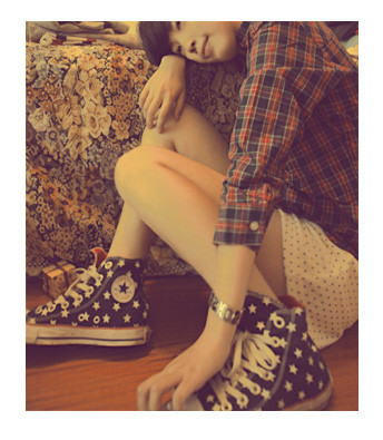 所谓的曾经就是幸福_简单好看的可爱女生QQ空间图片