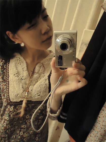 所谓的曾经就是幸福_简单好看的可爱女生QQ空间图片