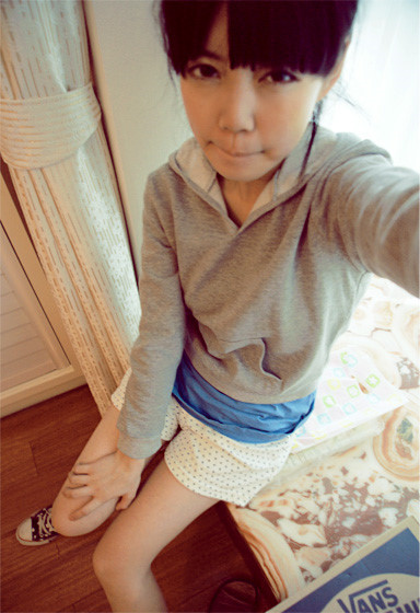 所谓的曾经就是幸福_简单好看的可爱女生QQ空间图片