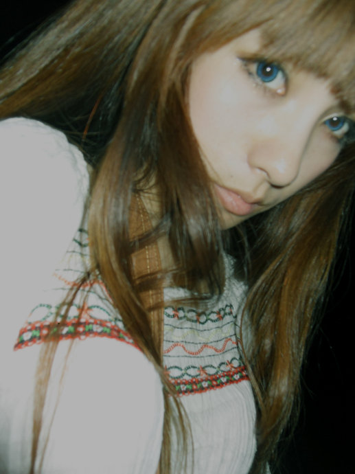 寻找遥不可及的安慰_时尚性感女生QQ空间图片