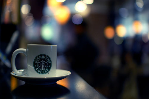 小心的收藏那段枯黄的记忆_独自徘徊的非主流意境QQ空间图片素材