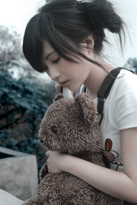 我找不到你心房的钥匙_独自沉沦的养眼女生QQ空间意境图片