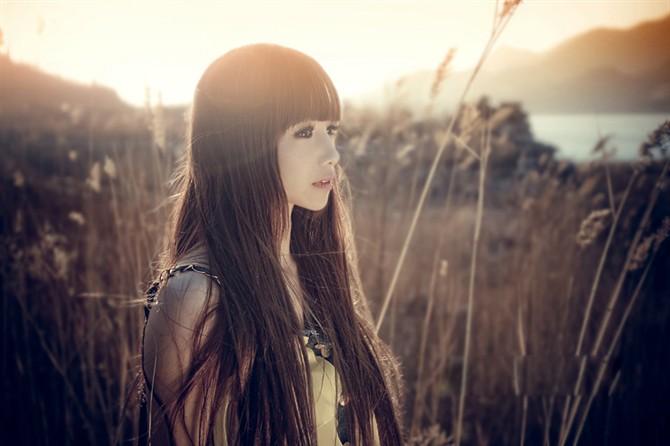 我找不到你心房的钥匙_独自沉沦的养眼女生QQ空间意境图片