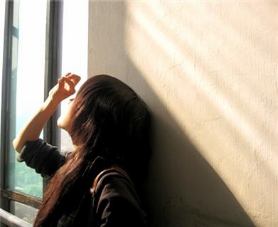 我找不到你心房的钥匙_独自沉沦的养眼女生QQ空间意境图片