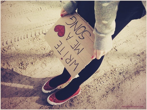 学会了把眼泪流回心里_唯美意境的清纯女生QQ空间图片素材