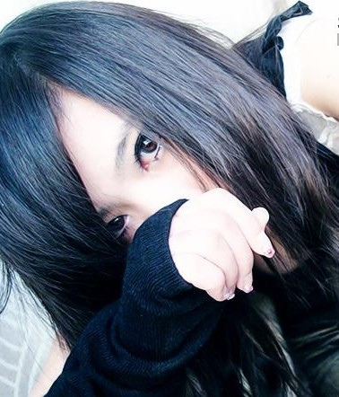 怎么去接受才能解脱_回忆伤感的非主流女生QQ空间图片