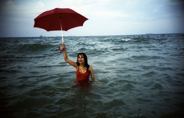 你是我眼中的太阳 也是我影子里的悲伤