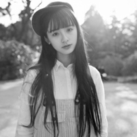 2022好看的黑白女生微信头像 我性格孤僻只因我厌恶人心