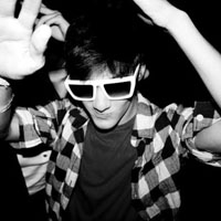 欧美男生头像 寂寞是一个人的狂欢一群人的孤单