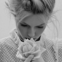 唯美带花的欧美女生微信个性头像 别说你爱我多在乎我我不想听