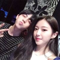 情侣个签简短唯美好听的 只想牵着你的手看完我生命里的路灯