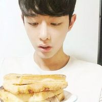 斯文型男生微信空间头像2022 别等热情用尽变成捂不化的冰