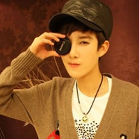 我不坚强但是我会伪装_韩版流行的非主流帅哥微信空间素材