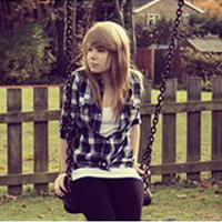 我们的故事那么的不小心_伤感意境微信空间贴图素材