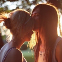 唯美意境欧美姐妹图片 欧美闺蜜版微信空间素材