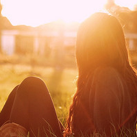 青春本不是忧伤的_唯美的微信空间美女素材