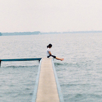 情感意境微信空间素材_一个人的背影