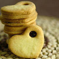 唯美可爱的心形微信图片素材 樱花树下的烟火预言着未来