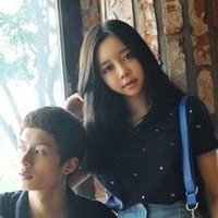 我的世界并不孤独_2022情人节甜蜜情侣微信空间素材