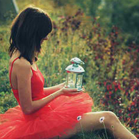 记忆就像握在手中的水_悲伤绝望的意境微信空间素材