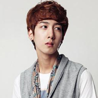 没有谁能安然度过悲伤_帅气时尚的非主流男女微信空间图片