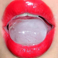 重口味的微信空间素材 性感红唇重口味的图片