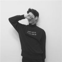 黑白伤感男生微信头像大全2022 烟不是好东西是瘾在作怪