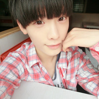 爱自拍的小鲜肉男生头像可爱 站好你的位置再说你该说的话