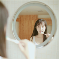 正能量的微信个性签名精选50条 努力铺垫未来的幸福大道