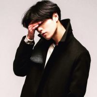 男生扣扣头像图片大全高清最新版 第一个人不一定是未来